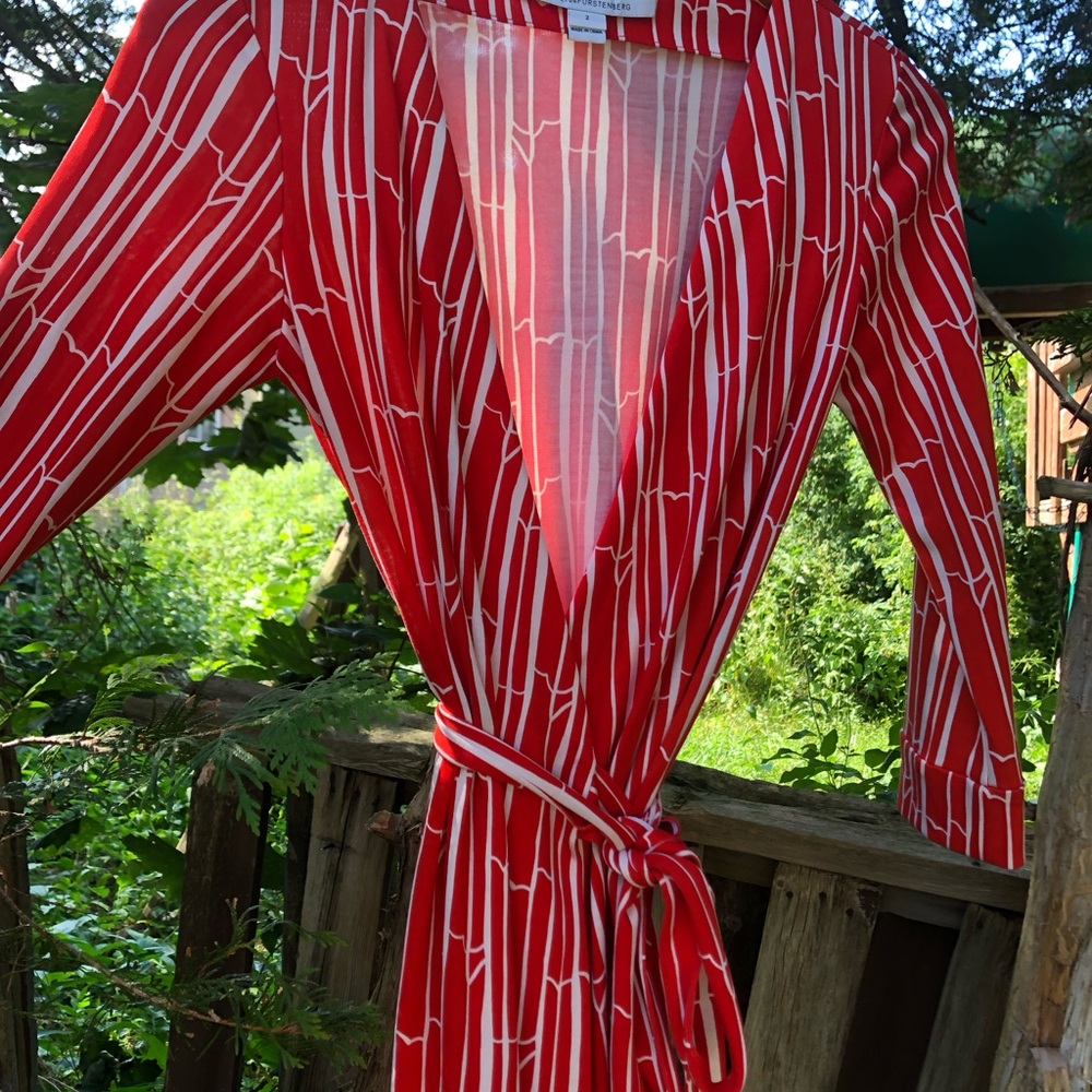 Diane Von Furstenberg New Julian Two Red and White Silk Wrap Dress - Size 2